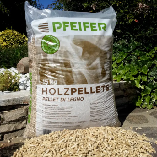 Dřevěné pelety PFEIFER A1 6 mm 15 kg / Paleta 1050 kg ( 70 ks x 15 kg )